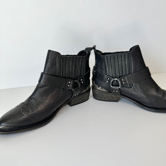 Zara Woman Black Leather Western Boots Harness Buckle Pointed Toe Silver Detail - Picture 4 of 8